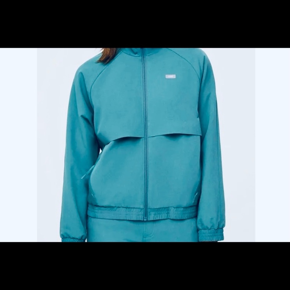 Figs Hydrogreen Sydney Scrub Jacket- Size Large - only worn twice!